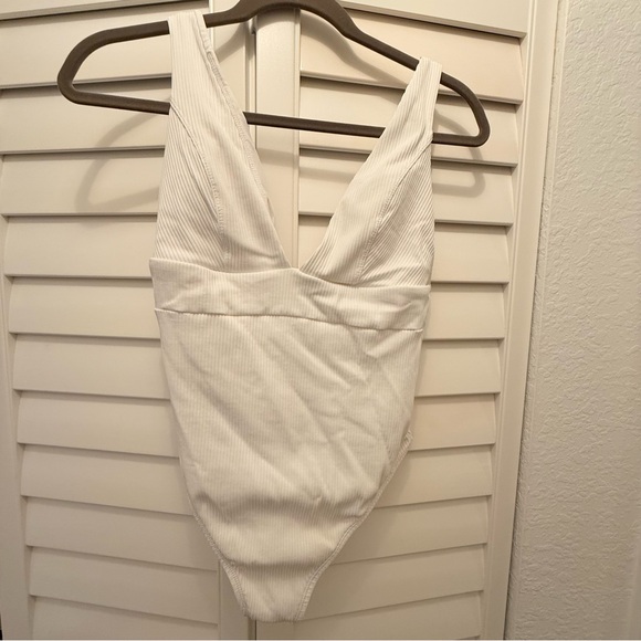 GUC Andie Sardinia ribbed one piece swimsuit tall medium - Picture 2 of 5